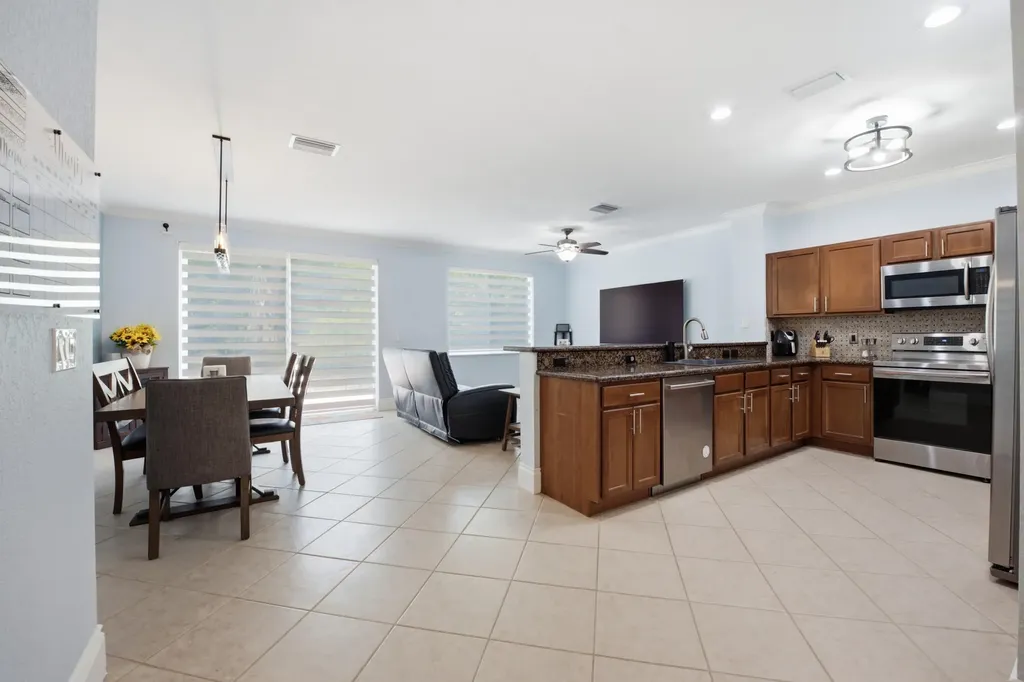 3078 N Evergreen Circle Boynton Beach FL 33426