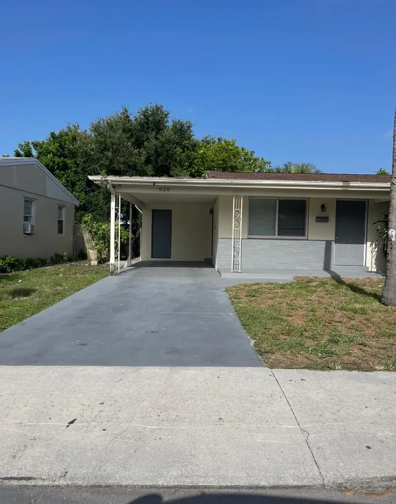 926 S F Street Lake Worth FL 33460