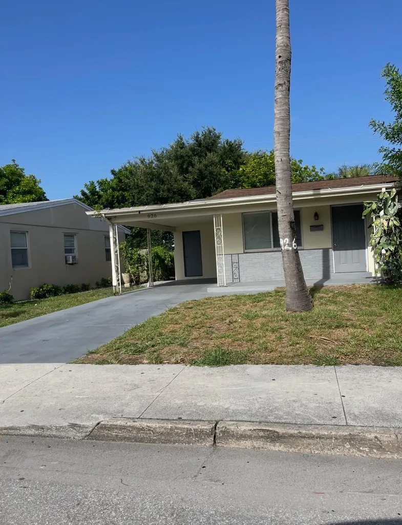 926 S F Street Lake Worth FL 33460