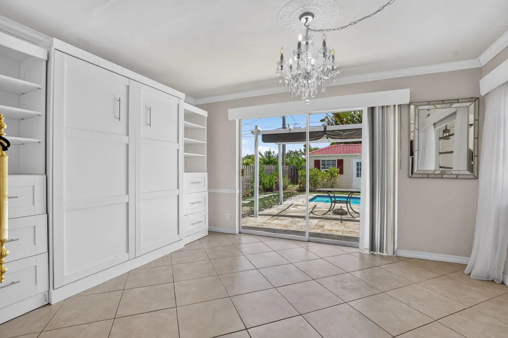 421 SW 2nd Street Boca Raton FL 33432