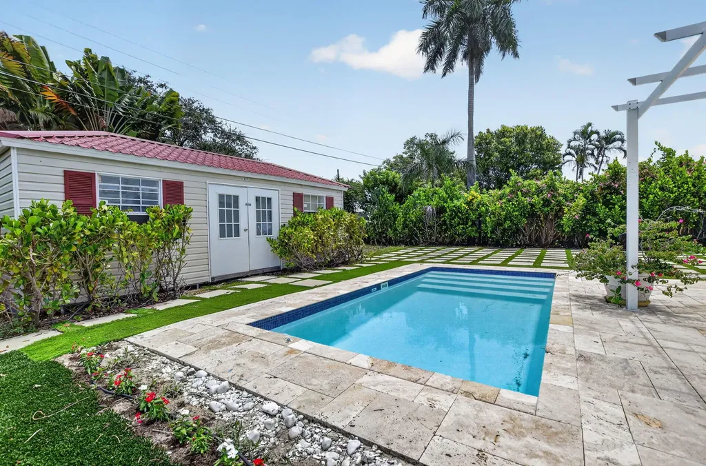 421 SW 2nd Street Boca Raton FL 33432