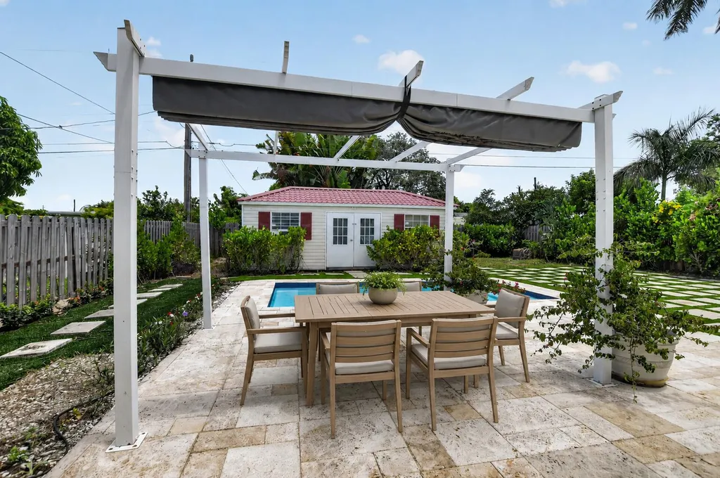 421 SW 2nd Street Boca Raton FL 33432