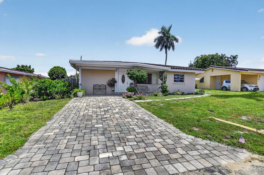 421 SW 2nd Street Boca Raton FL 33432
