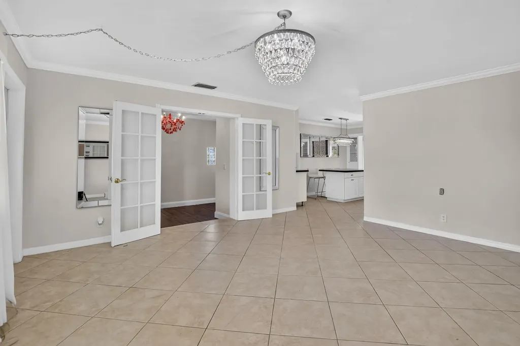 421 SW 2nd Street Boca Raton FL 33432