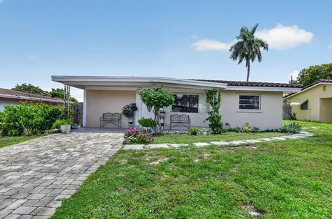 421 SW 2nd Street Boca Raton FL 33432