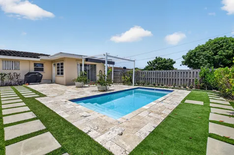 421 SW 2nd Street Boca Raton FL 33432