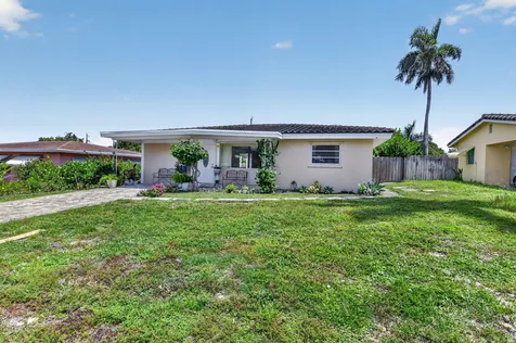 421 SW 2nd Street Boca Raton FL 33432