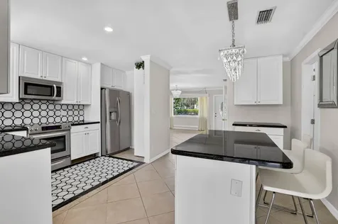 421 SW 2nd Street Boca Raton FL 33432