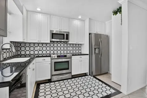 421 SW 2nd Street Boca Raton FL 33432