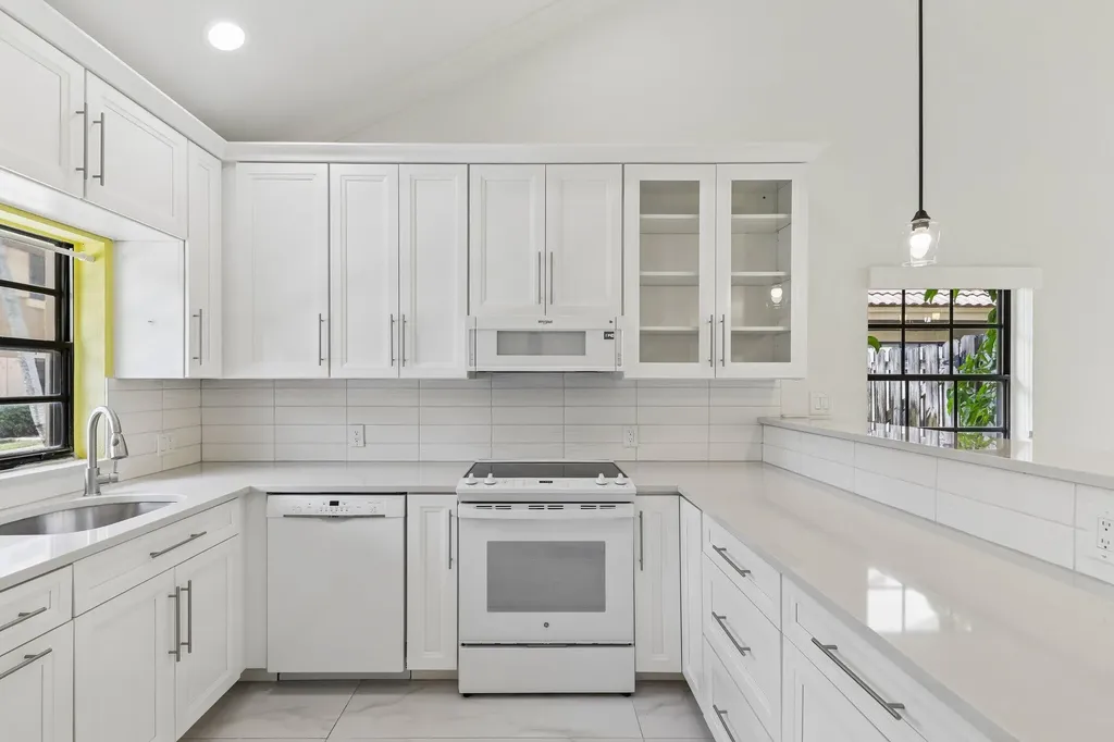 2656 Riverside Drive Coral Springs FL 33065