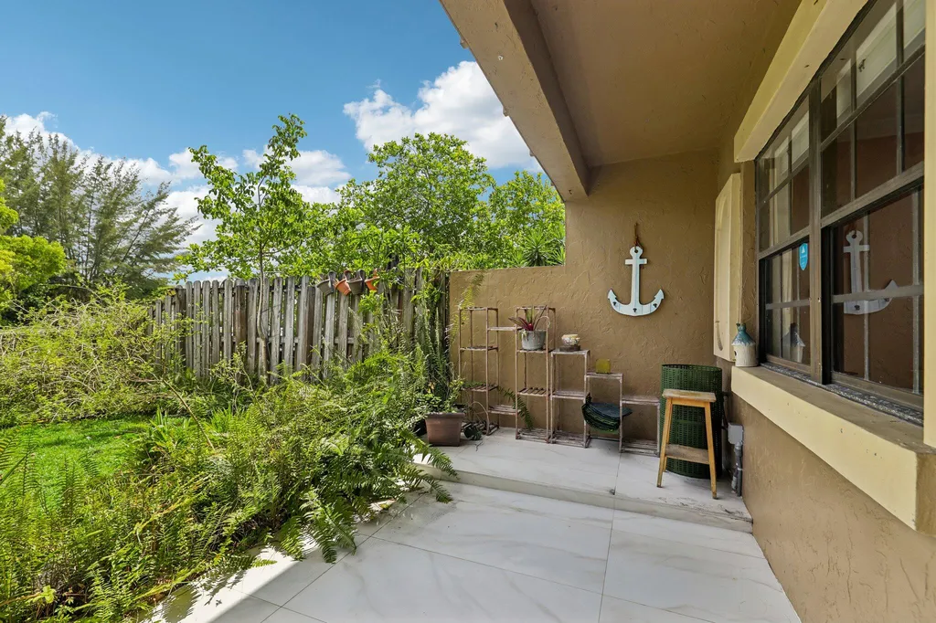 2656 Riverside Drive Coral Springs FL 33065