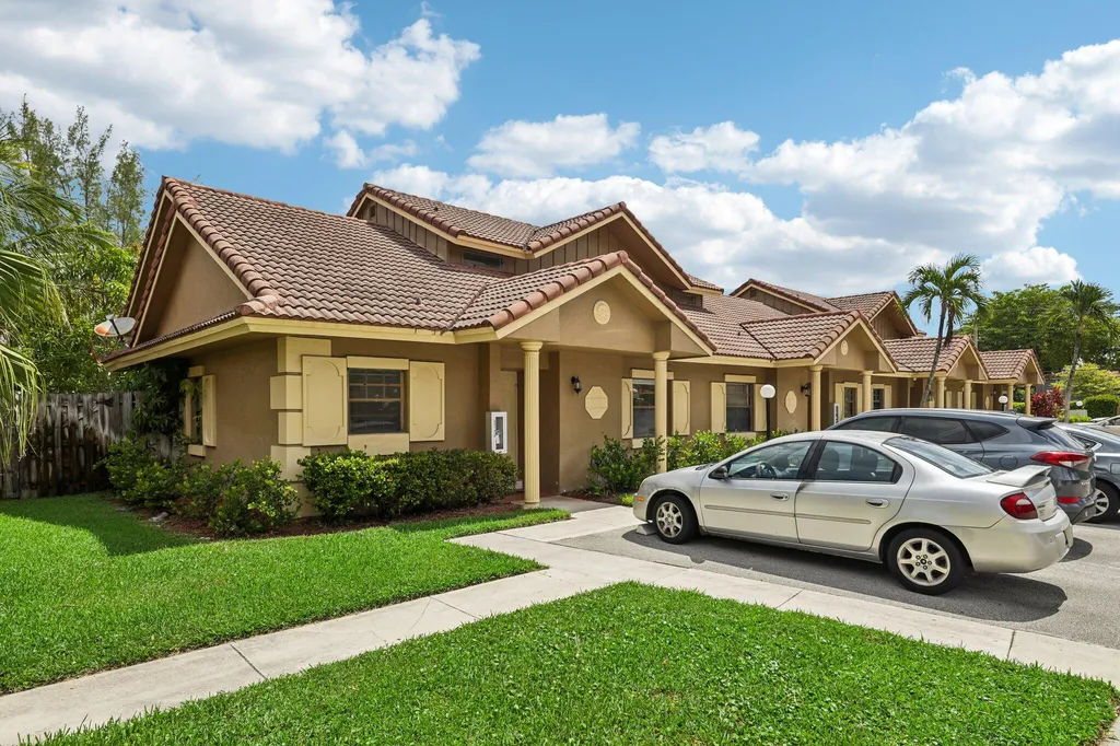 2656 Riverside Drive Coral Springs FL 33065