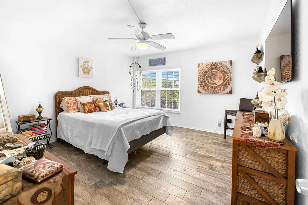 250 NE 20th Street Boca Raton FL 33431