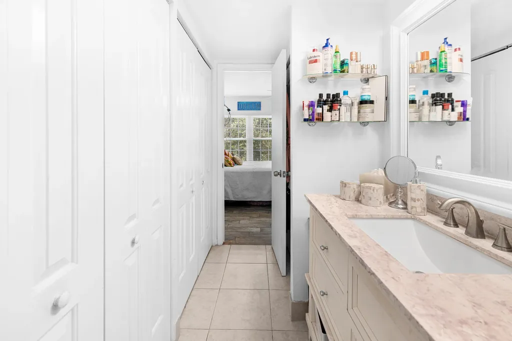 250 NE 20th Street Boca Raton FL 33431