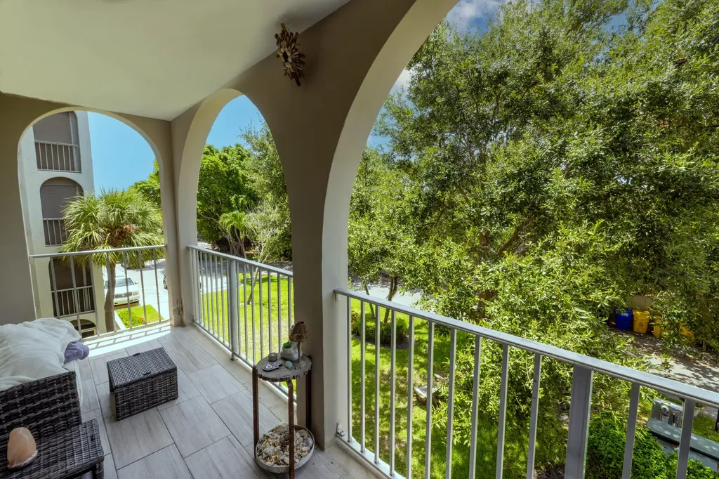 250 NE 20th Street Boca Raton FL 33431