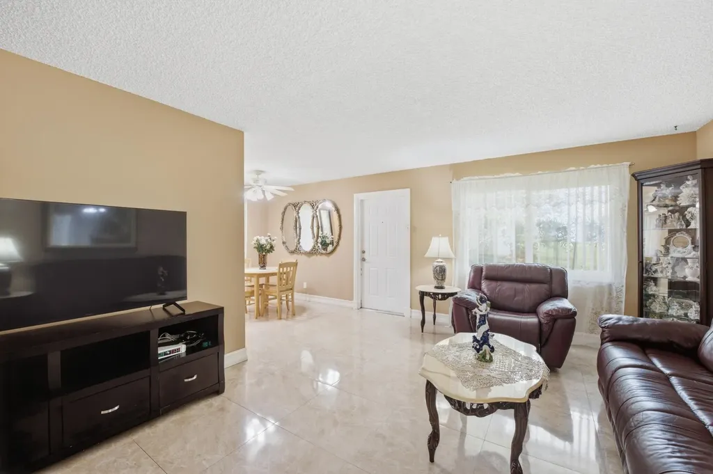 54 Capri B Delray Beach FL 33484