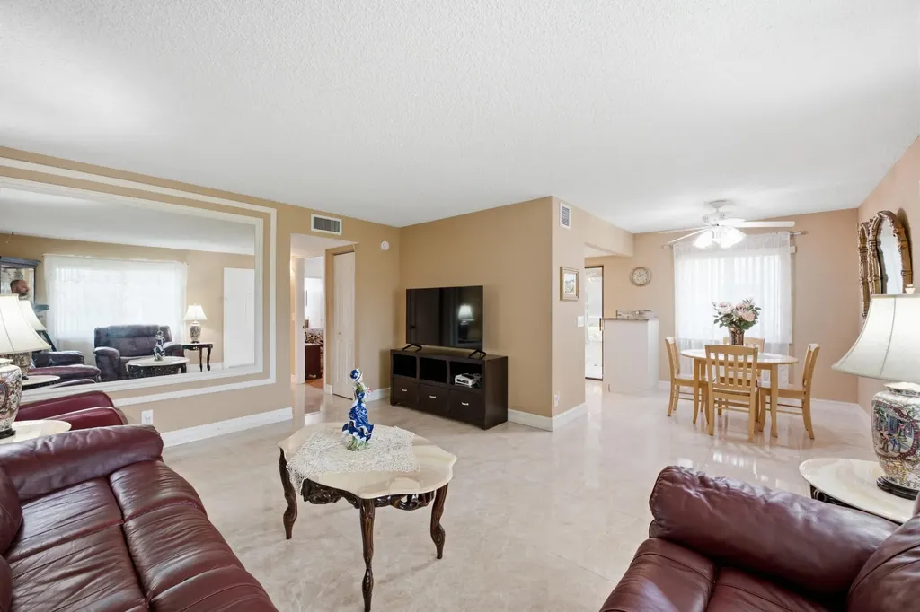 54 Capri B Delray Beach FL 33484