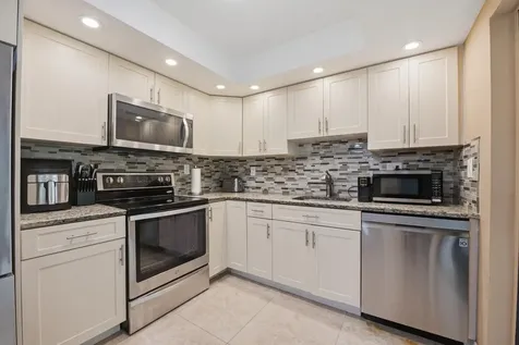 54 Capri B Delray Beach FL 33484
