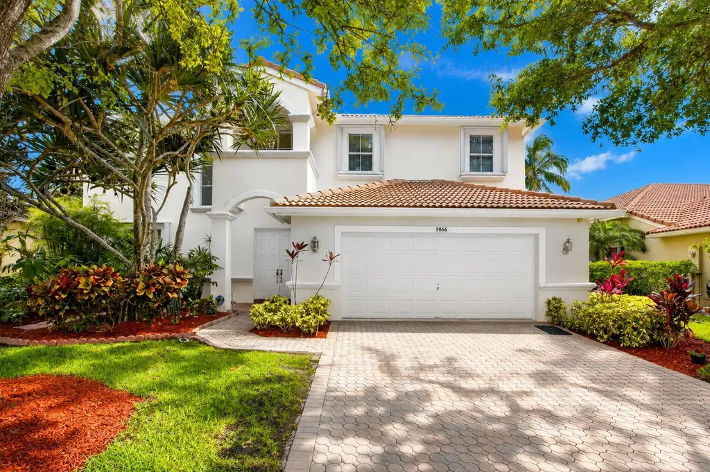 5866 Bay Hill Circle Lake Worth FL 33463