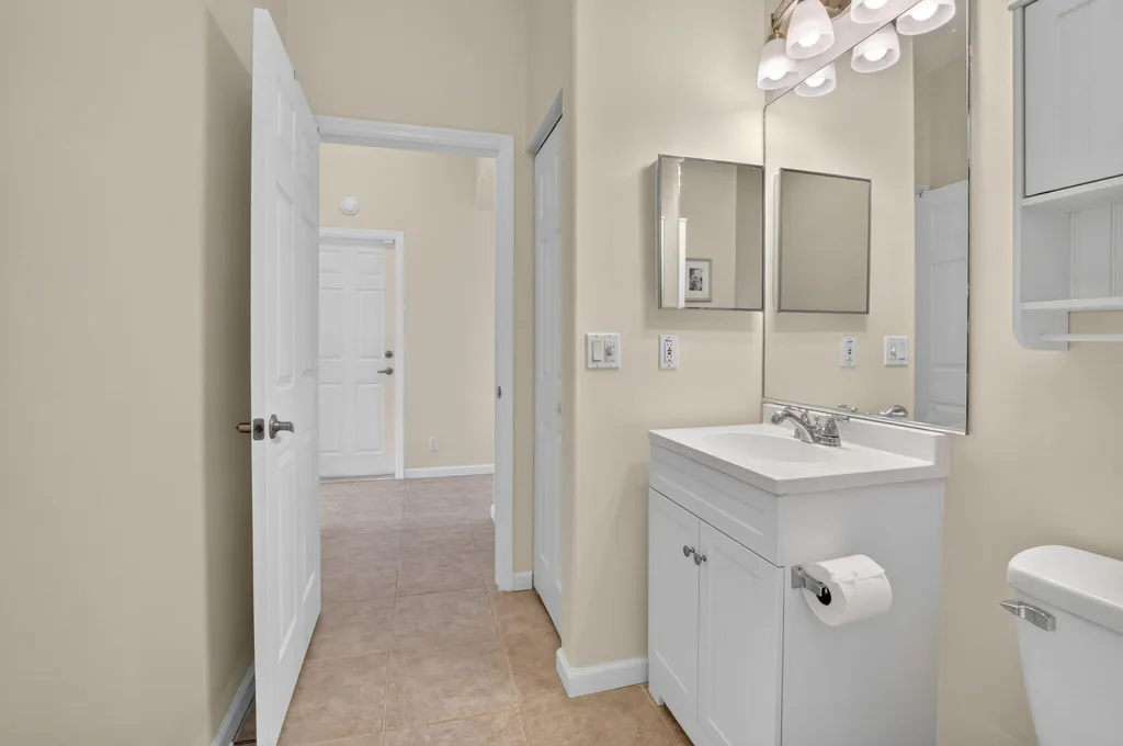 5866 Bay Hill Circle Lake Worth FL 33463