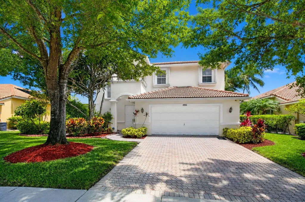 5866 Bay Hill Circle Lake Worth FL 33463