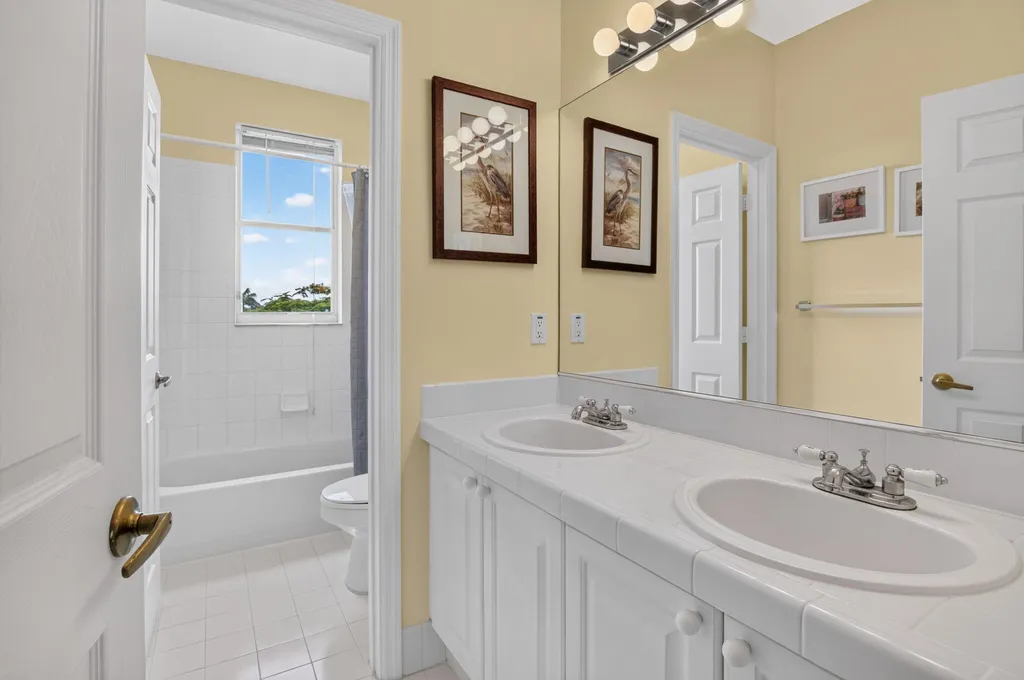 5866 Bay Hill Circle Lake Worth FL 33463
