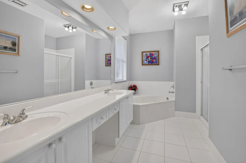 5866 Bay Hill Circle Lake Worth FL 33463