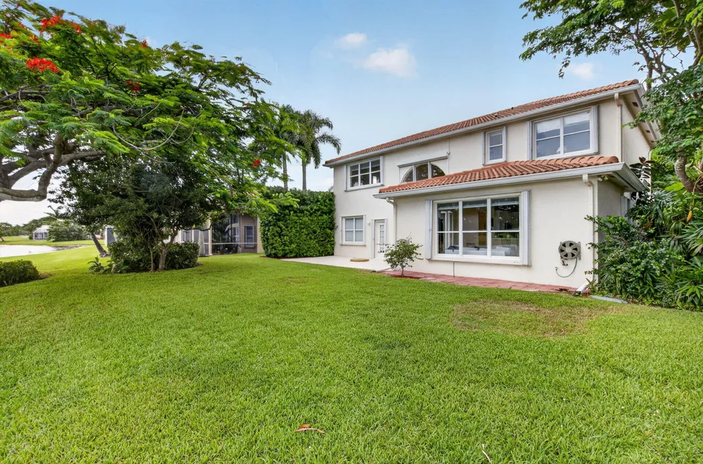 5866 Bay Hill Circle Lake Worth FL 33463