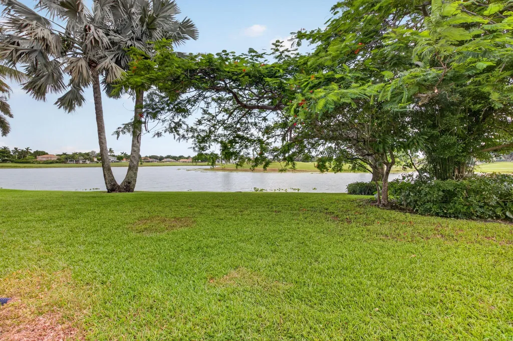 5866 Bay Hill Circle Lake Worth FL 33463