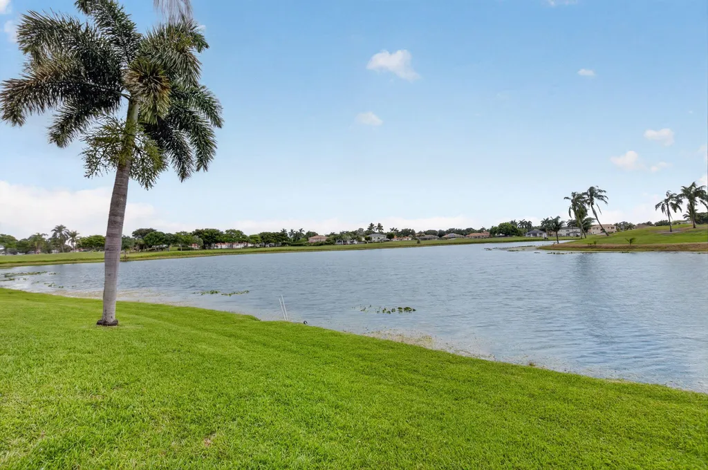 5866 Bay Hill Circle Lake Worth FL 33463