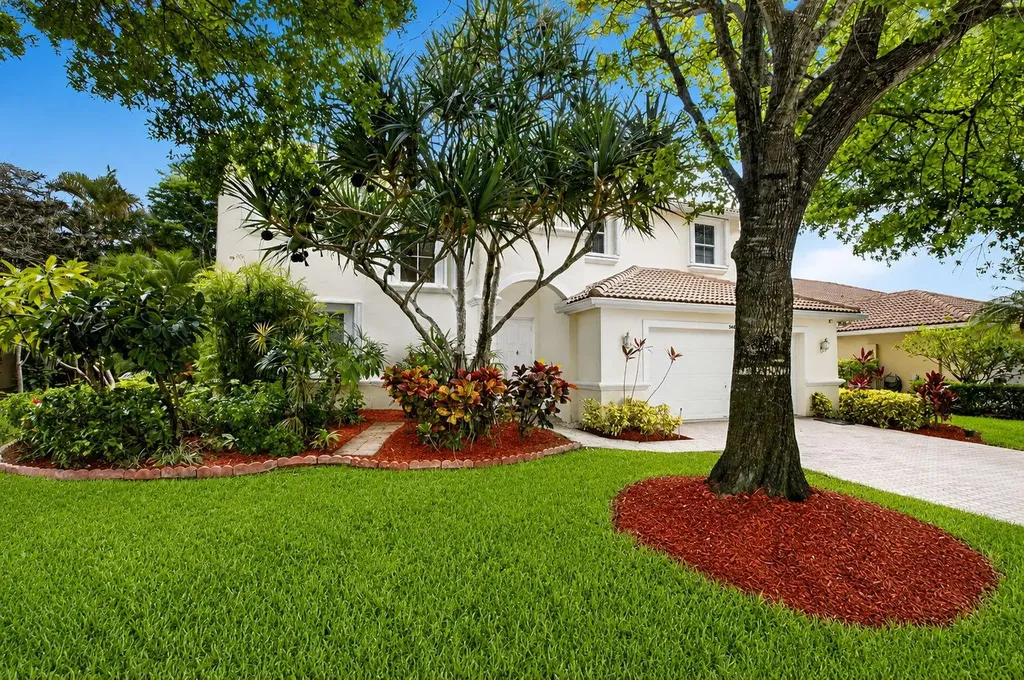 5866 Bay Hill Circle Lake Worth FL 33463