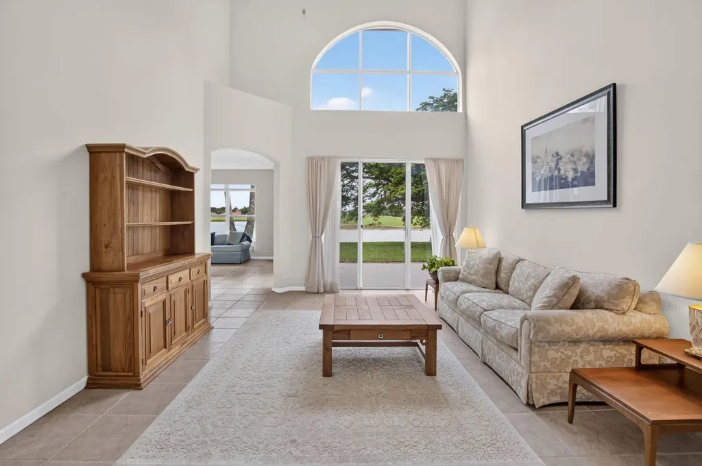5866 Bay Hill Circle Lake Worth FL 33463