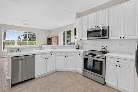 5866 Bay Hill Circle Lake Worth FL 33463