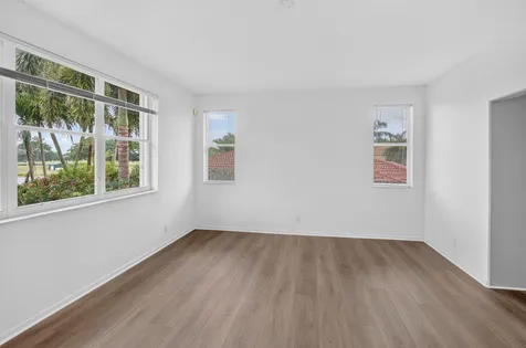 5866 Bay Hill Circle Lake Worth FL 33463