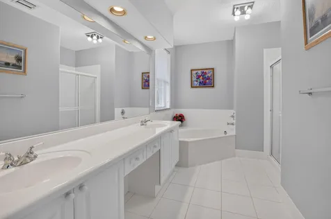 5866 Bay Hill Circle Lake Worth FL 33463
