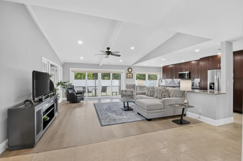 22018 Colony Drive Boca Raton FL 33433