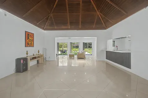 5707 White Hickory Circle Tamarac FL 33319