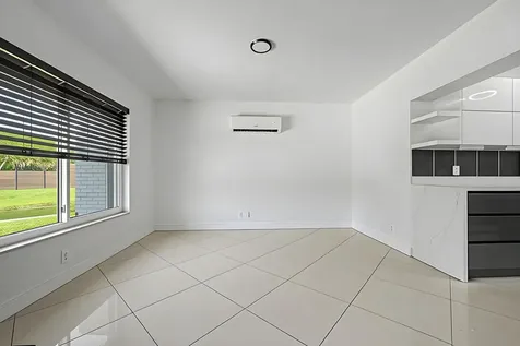 5707 White Hickory Circle Tamarac FL 33319