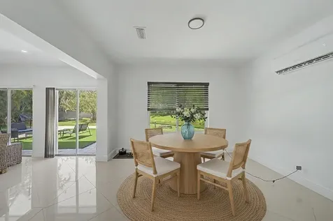 5707 White Hickory Circle Tamarac FL 33319