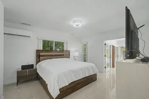 5707 White Hickory Circle Tamarac FL 33319