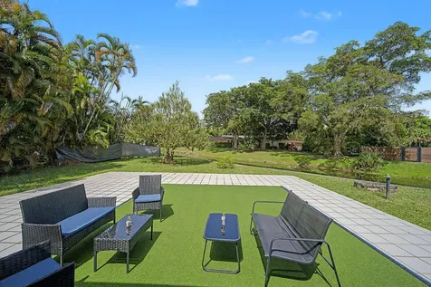 5707 White Hickory Circle Tamarac FL 33319