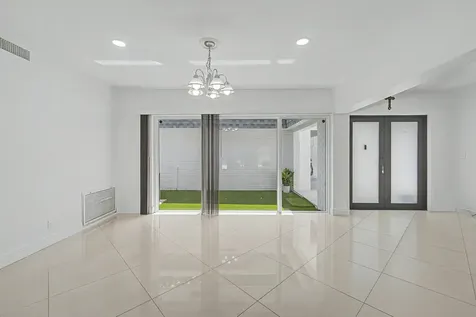 5707 White Hickory Circle Tamarac FL 33319