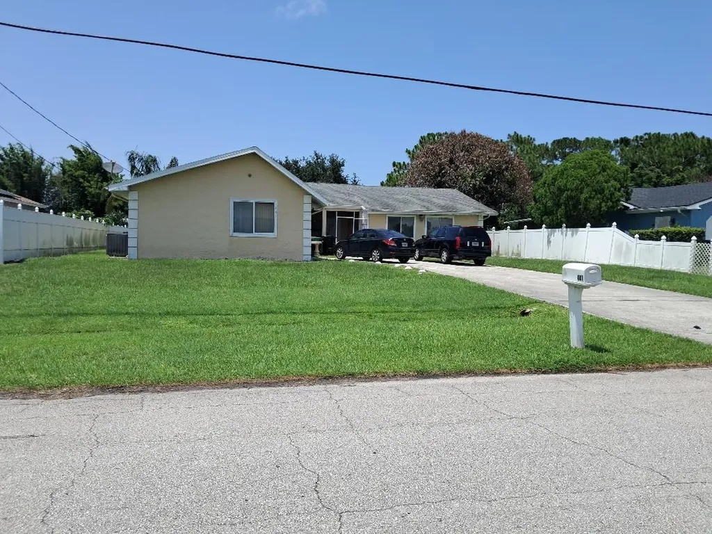 441 SW Todd Avenue Port St Lucie FL 34983