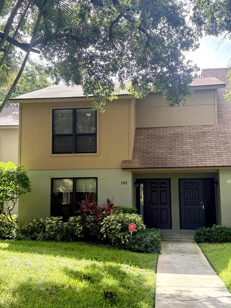 814 Sandtree Drive Palm Beach Gardens FL 33403