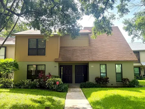 814 Sandtree Drive Palm Beach Gardens FL 33403