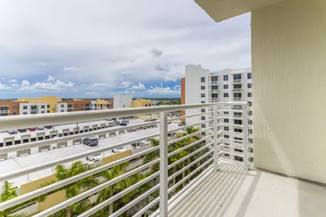 18800 NE 29th Avenue Miami FL 33180