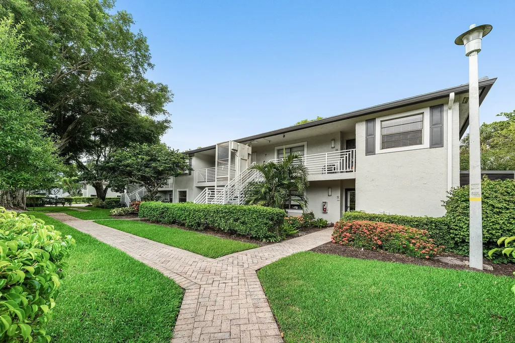 7 Southport Lane Boynton Beach FL 33436