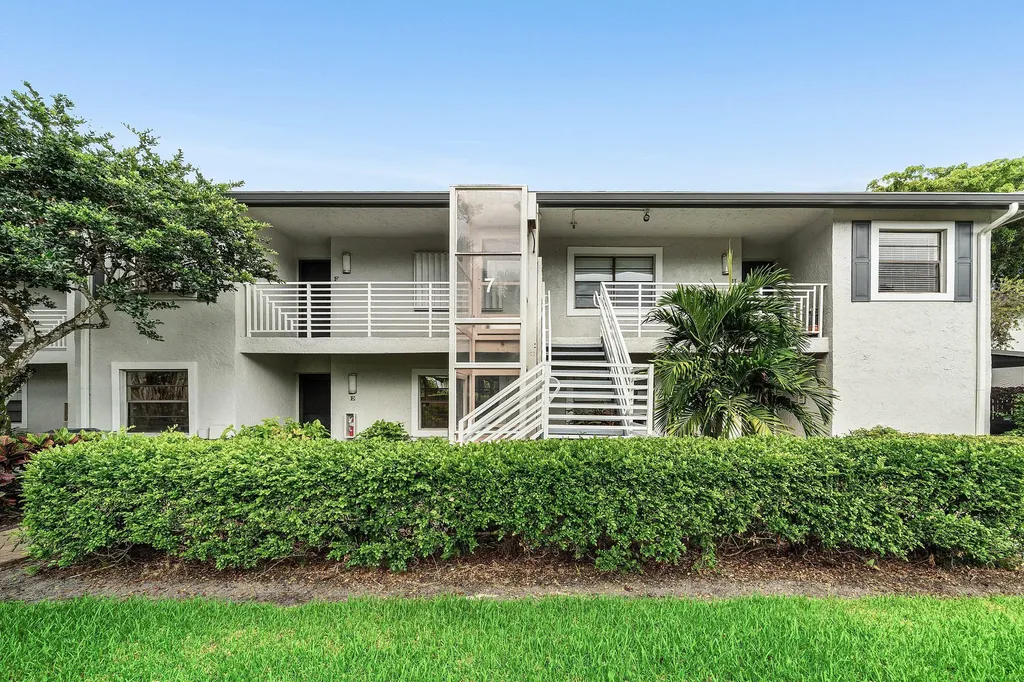 7 Southport Lane Boynton Beach FL 33436