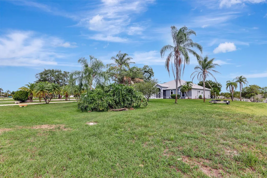 2704 SE Eagle Drive Port St Lucie FL 34984