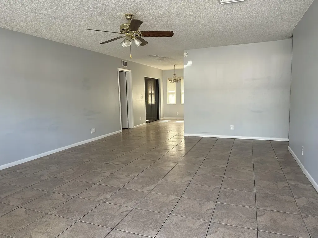 641 W 9th Street Riviera Beach FL 33404